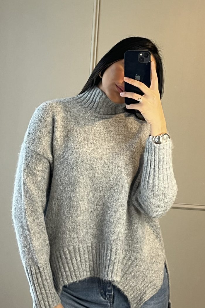 Pull Gris