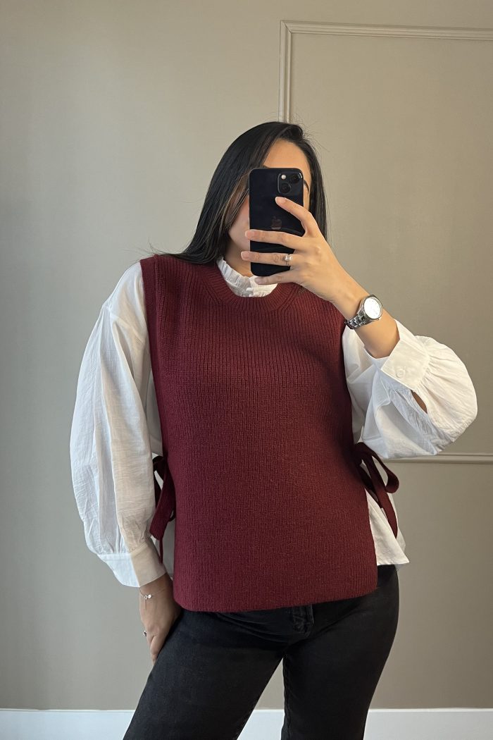 PULL SANS MANCHE BORDEAU
